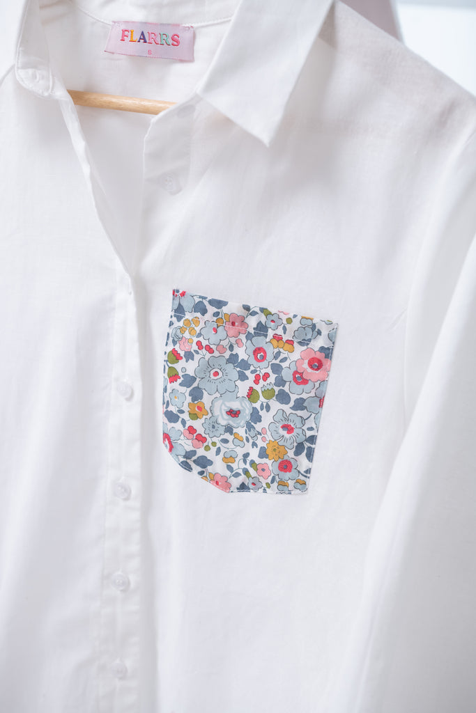 Linen-blend shirt with Liberty Fabrics print pocket trim