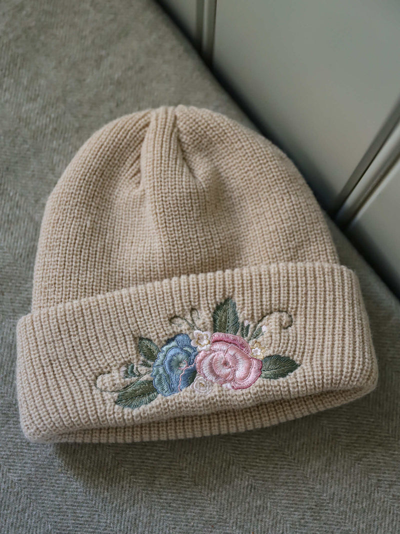 DOTTIE | cosy acrylic hat with FLARRS embroidery