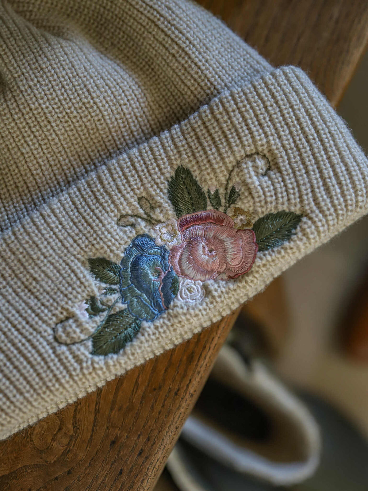 DOTTIE | cosy acrylic hat with FLARRS embroidery