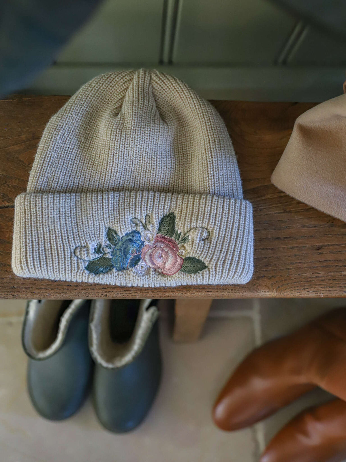 DOTTIE | cosy acrylic hat with FLARRS embroidery